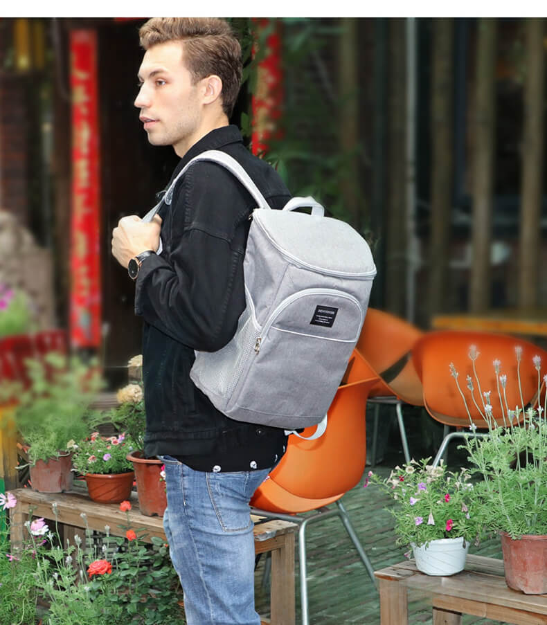 Large-capacity picnic bag