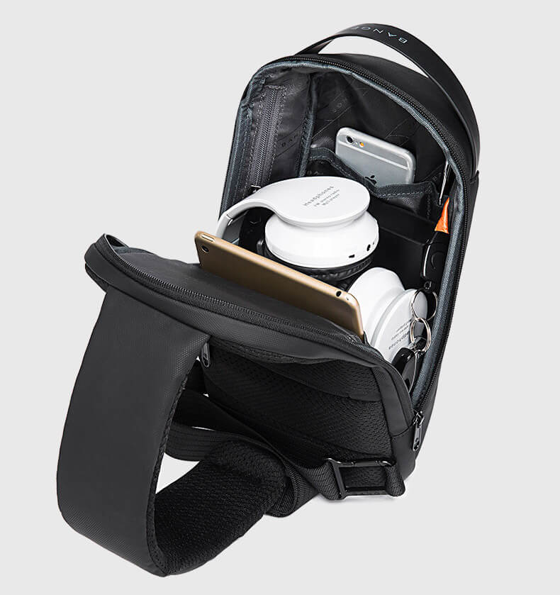 Tech Sling Bag with 1 USB Port: An Amazing, Essential Upgrade for Your Day. – Bild 5